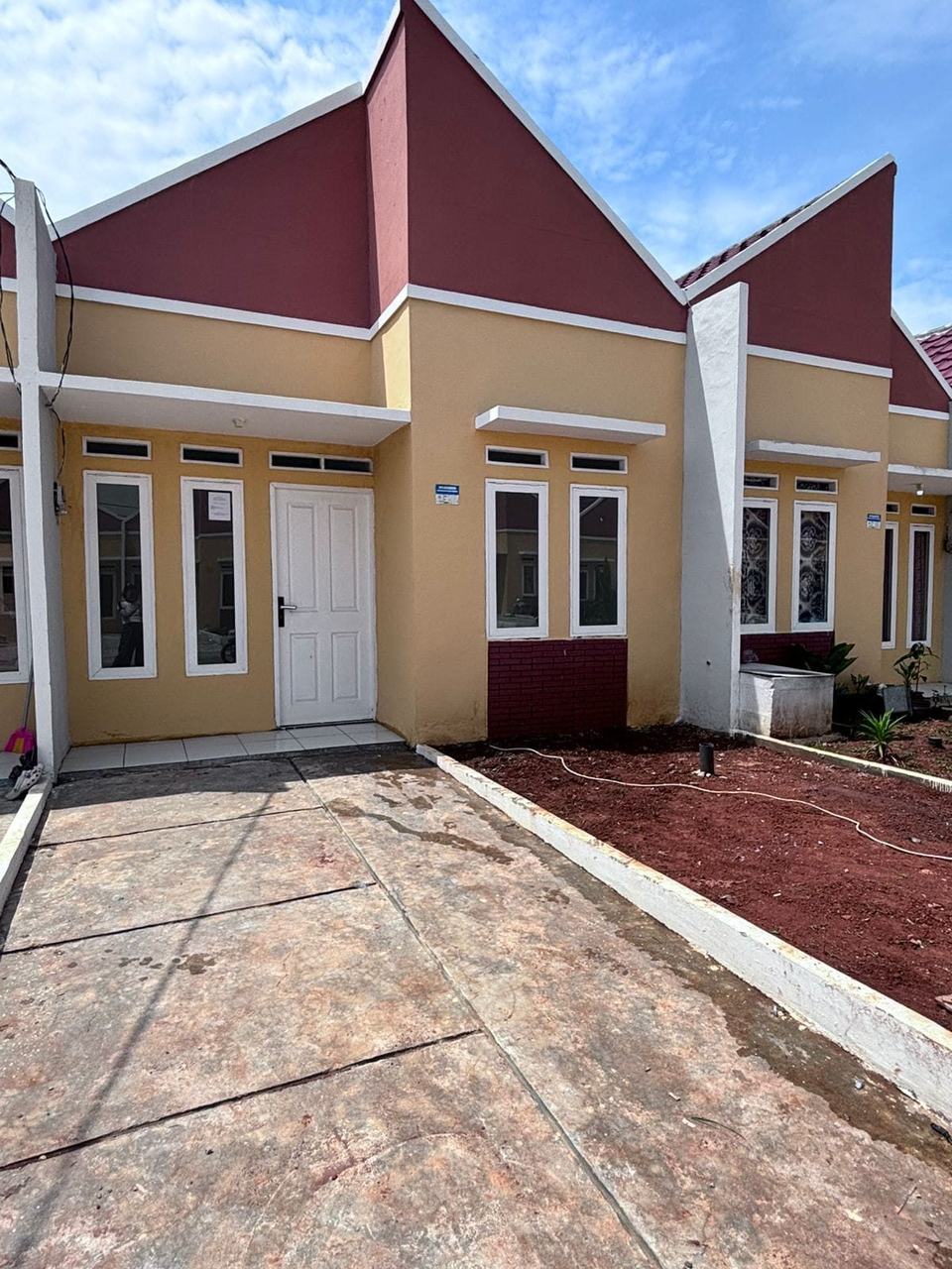 Foto rumah siap huni Karang Bahagia