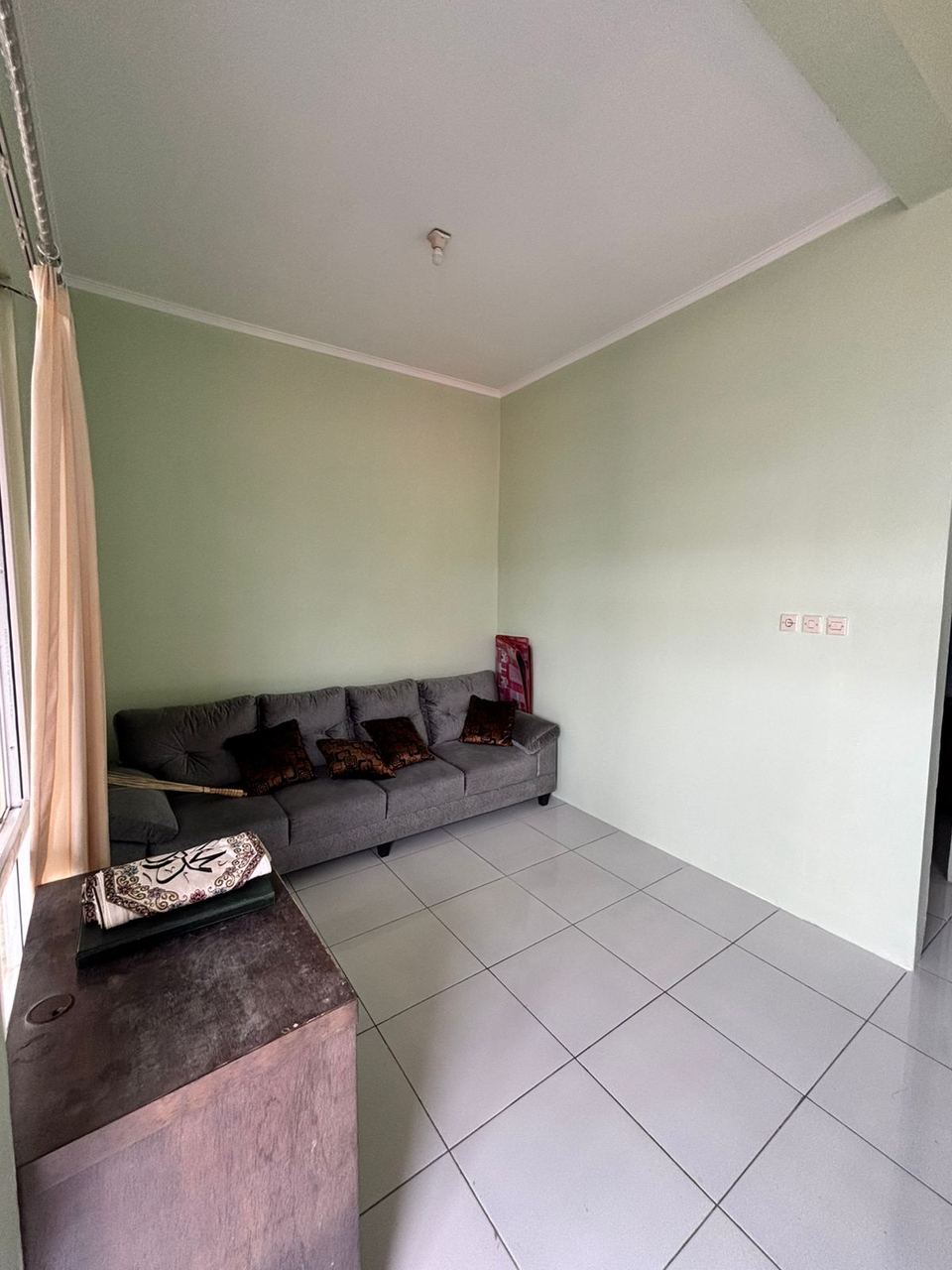 Foto ruang tamu rumah Serang Baru