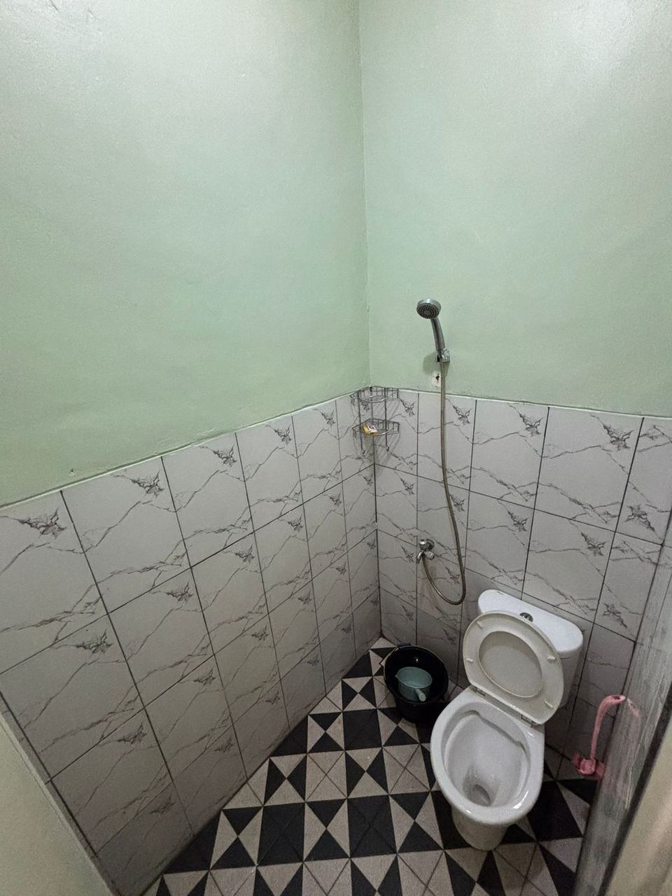 Foto kamar mandi rumah Serang Baru