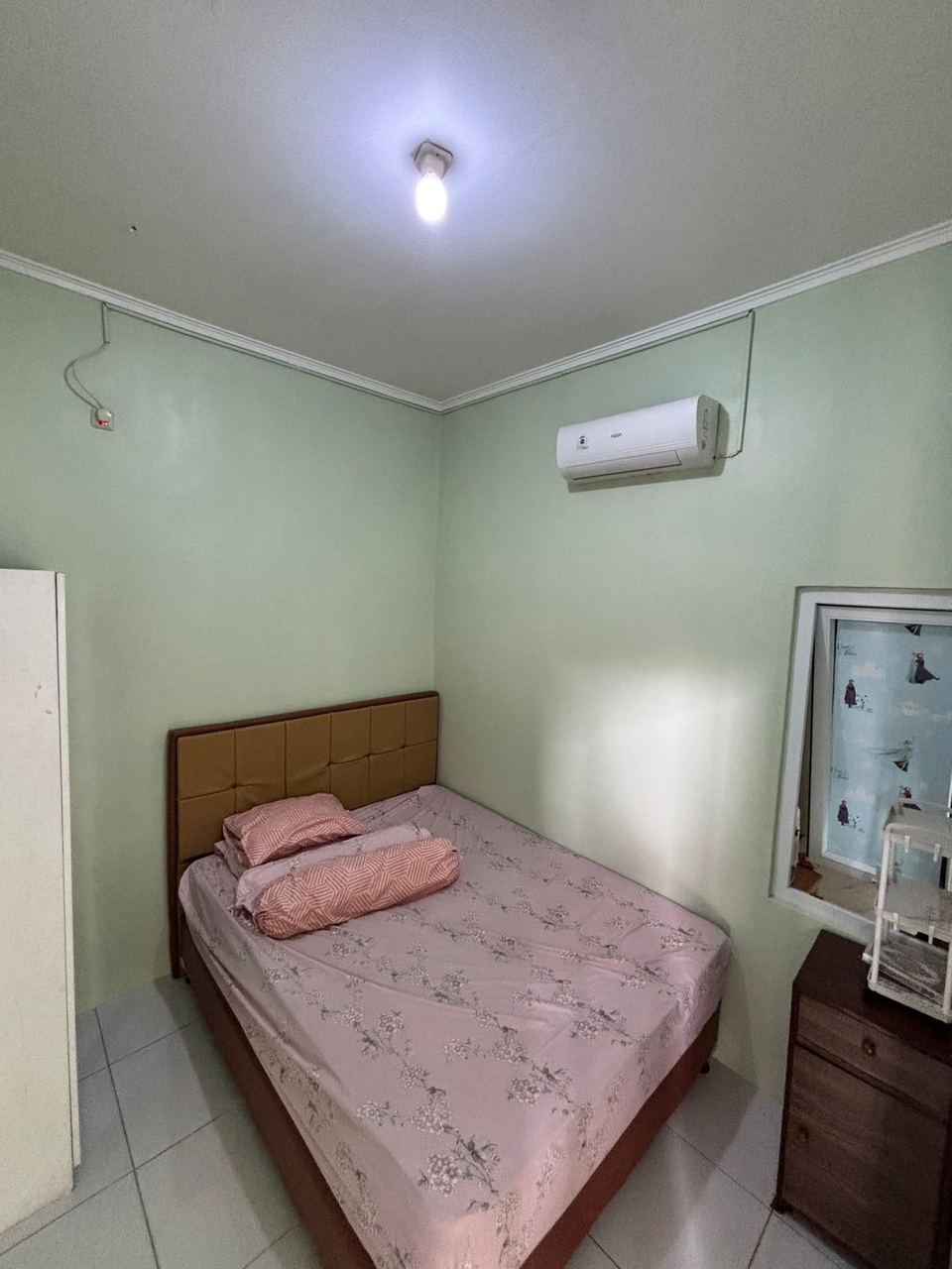 Foto kamar tidur rumah Serang Baru