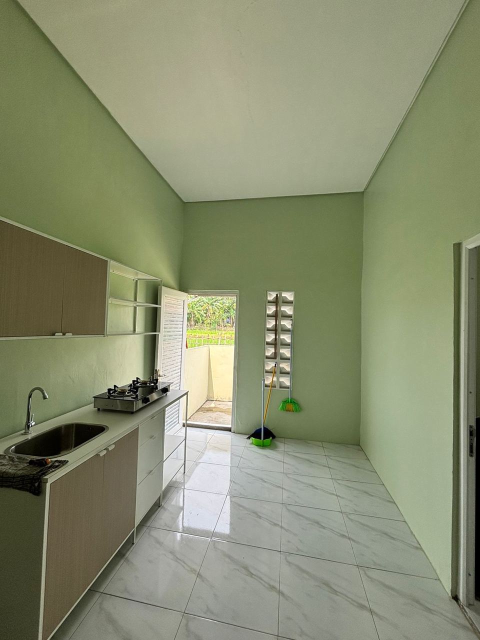 Foto dapur belakang rumah Serang Baru