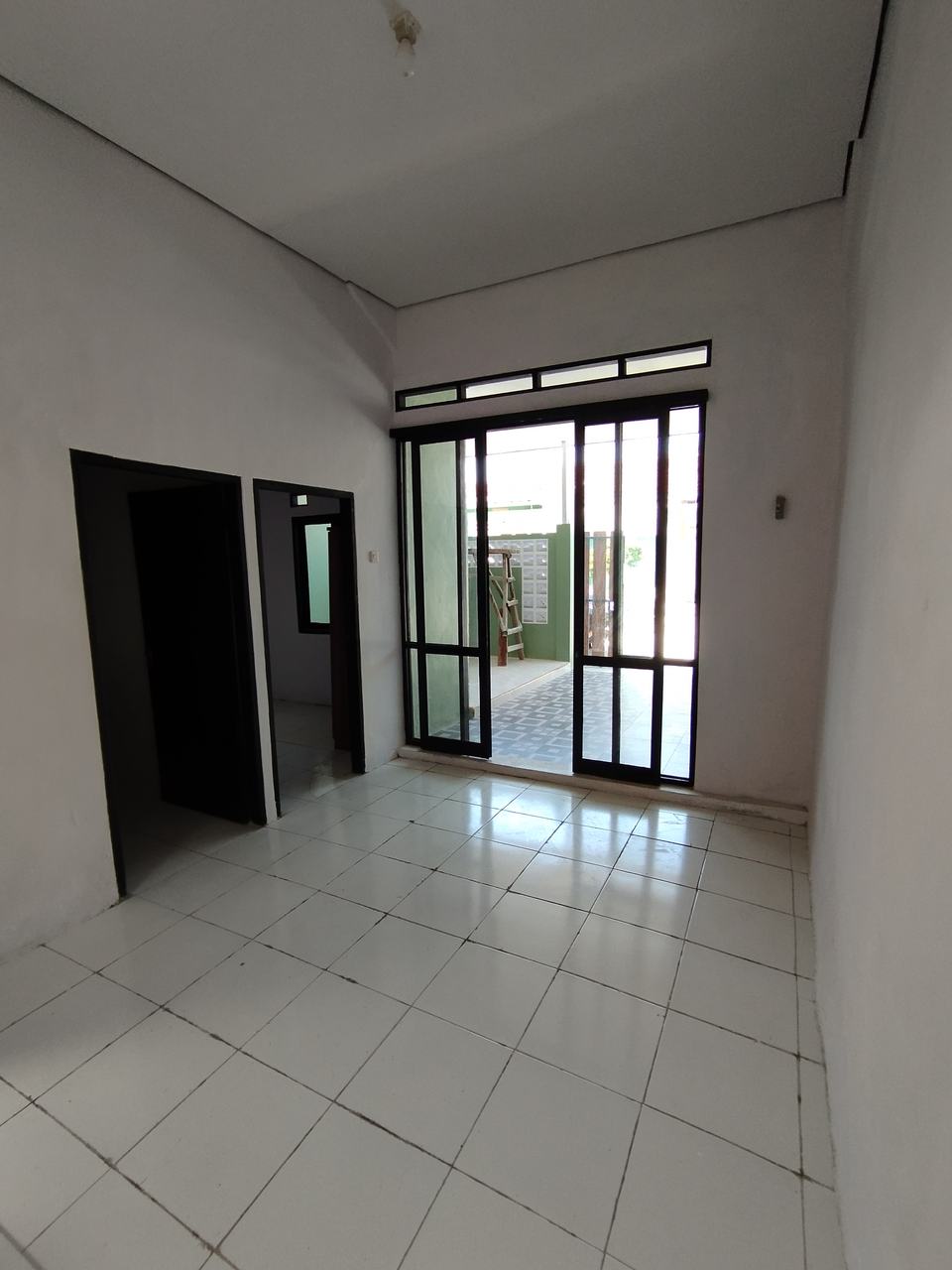 Foto ruang tengah rumah Serang Baru