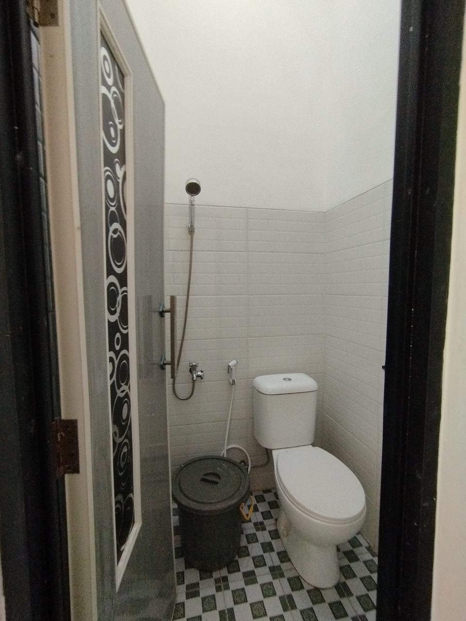 Foto kamar mandi rumah Serang Baru