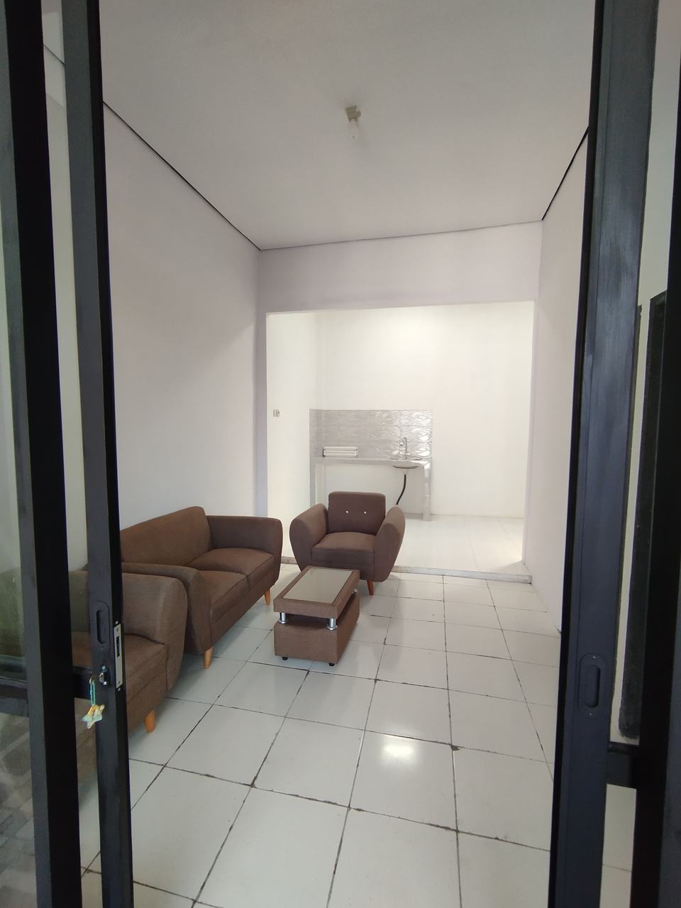 Foto ruang tamu rumah Serang Baru